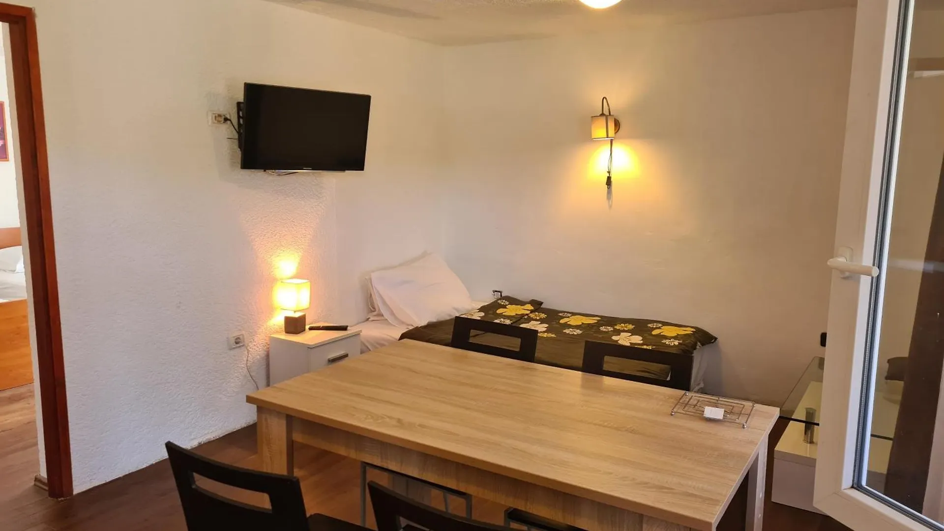 Apartments Seherzada PUY 0*,  크로아티아