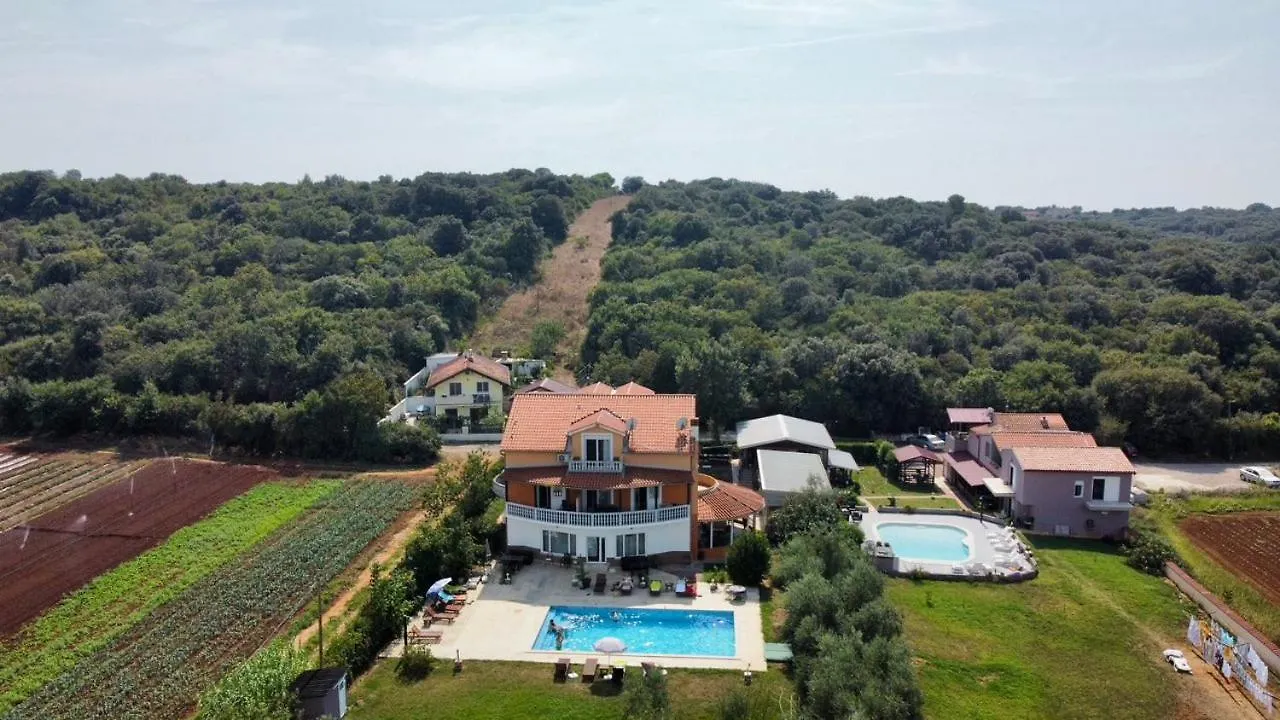 Apartments Seherzada Pula