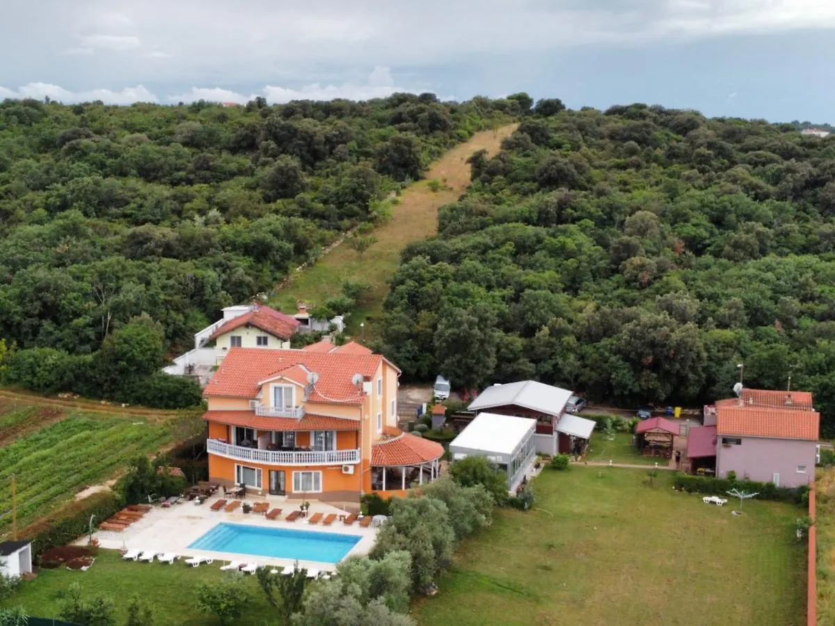 Apartments Šeherzada Pula